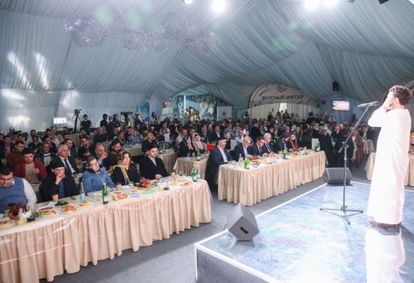 Heydər Əliyev Fondunun vitse-prezidenti Leyla Əliyevanın adından Moskvada iftar süfrəsi açılıb (FOTO)