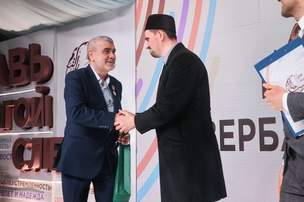Heydər Əliyev Fondunun vitse-prezidenti Leyla Əliyevanın adından Moskvada iftar süfrəsi açılıb (FOTO)