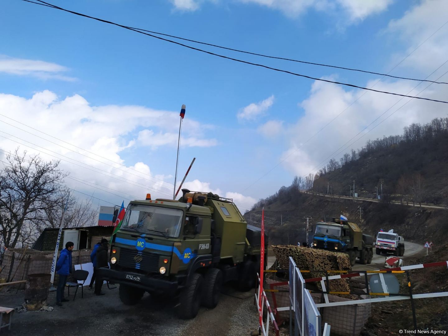 Sülhməramlılara aid 6 avtomobil Laçın yolundan maneəsiz keçib (FOTO)