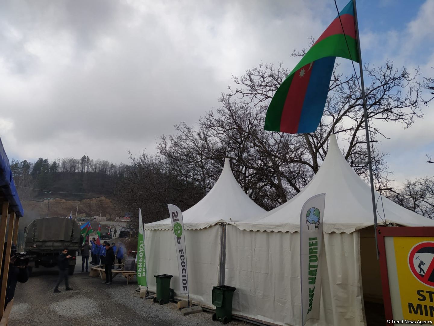 Sülhməramlılara aid 6 avtomobil Laçın yolundan maneəsiz keçib (FOTO)