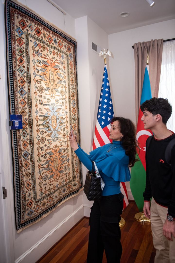 Vaşinqtonda Azərbaycan xalçalarının sərgisi keçirilib (FOTO)