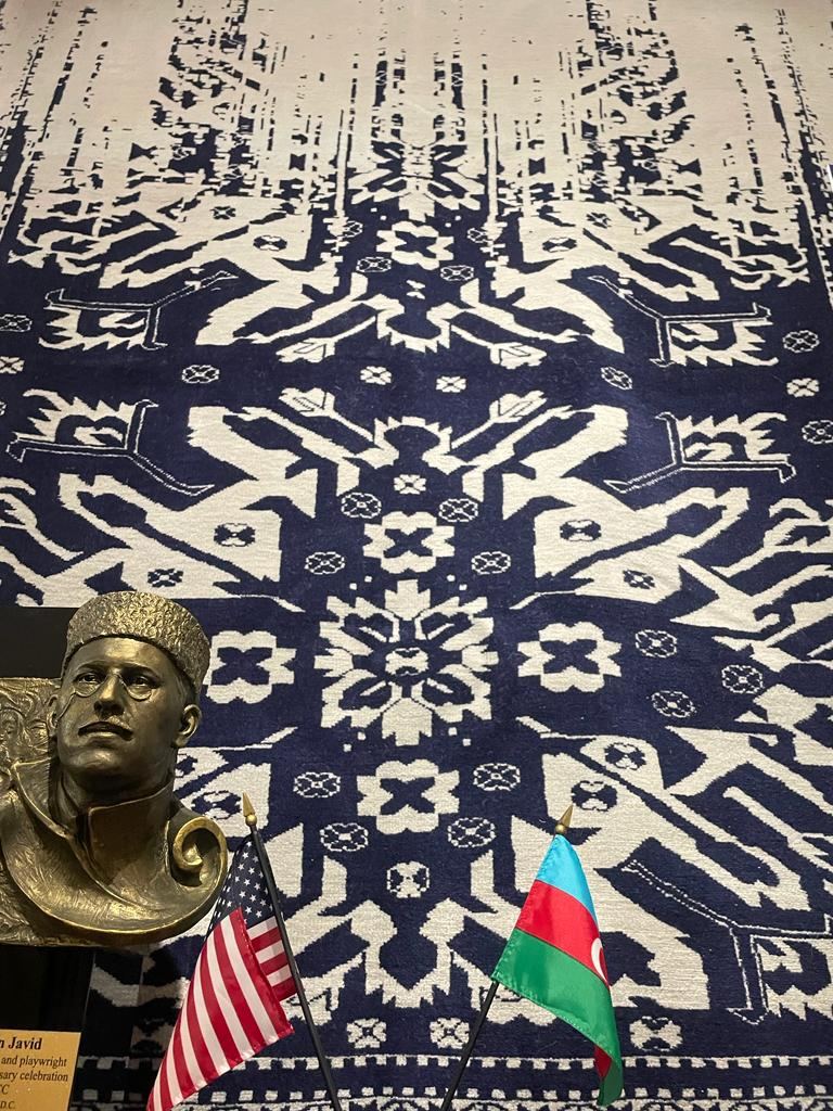 Vaşinqtonda Azərbaycan xalçalarının sərgisi keçirilib (FOTO)