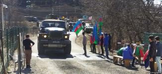 Sülhməramlılara aid 29 avtomobil Laçın yolundan maneəsiz keçib (FOTO)