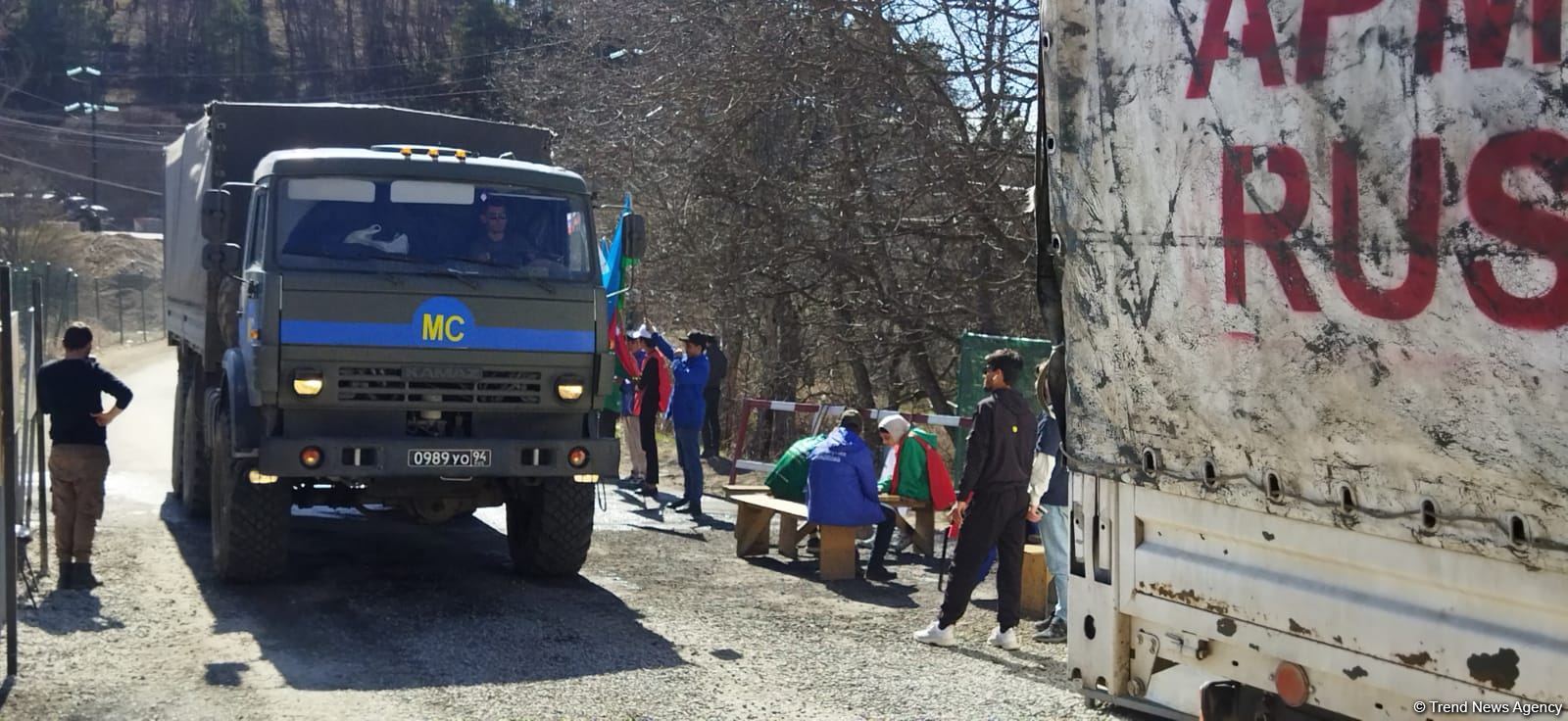 Sülhməramlılara aid 29 avtomobil Laçın yolundan maneəsiz keçib (FOTO)
