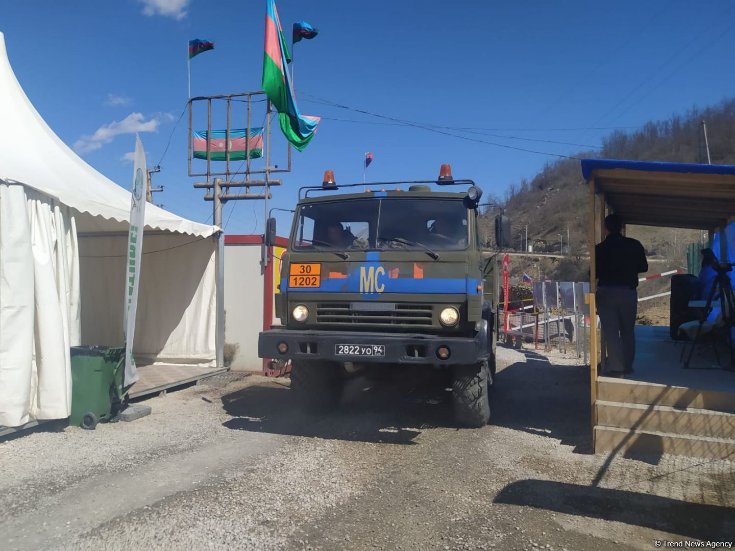 Sülhməramlılara aid 37 avtomobil Laçın yolundan maneəsiz keçib (FOTO)