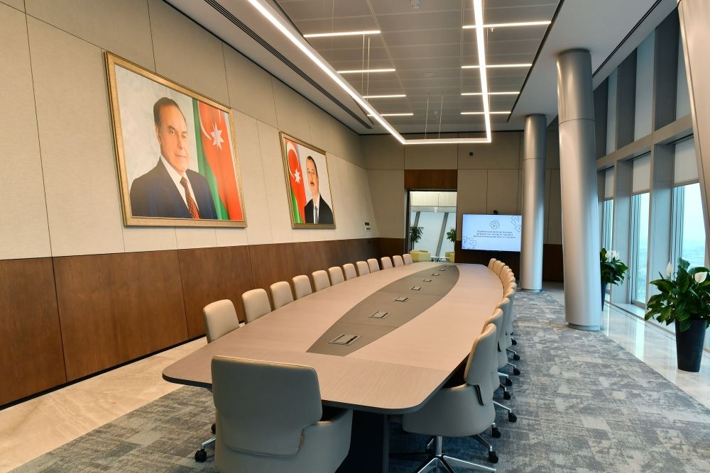 Prezident İlham Əliyev Əmlak Məsələləri Dövlət Xidmətinin yeni inzibati binasının açılışında iştirak edib (FOTO)