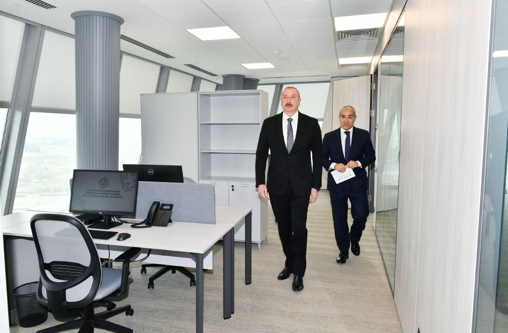 Prezident İlham Əliyev Əmlak Məsələləri Dövlət Xidmətinin yeni inzibati binasının açılışında iştirak edib (FOTO)