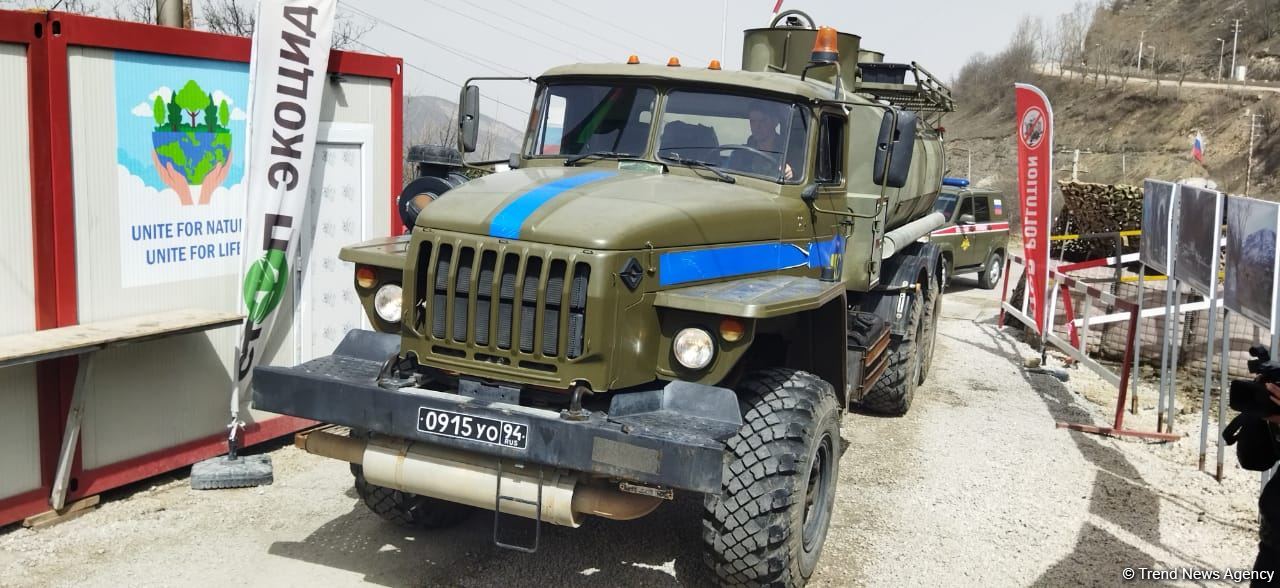 Sülhməramlılara aid növbəti avtomobil karvanı Laçın yolundan maneəsiz keçib (FOTO)
