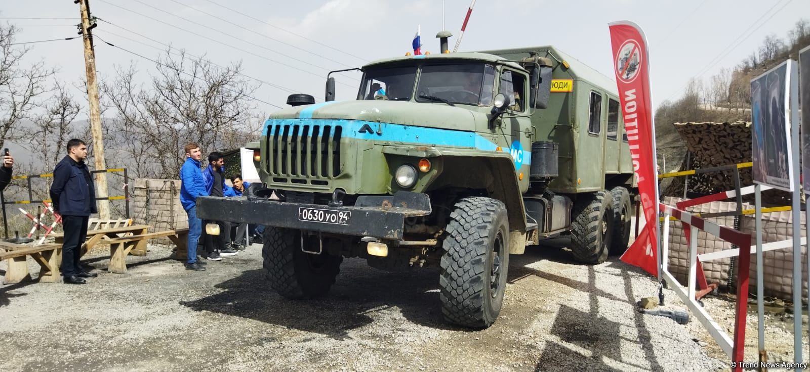 Sülhməramlılara aid üç avtomobil Laçın yolundan maneəsiz keçib (FOTO)