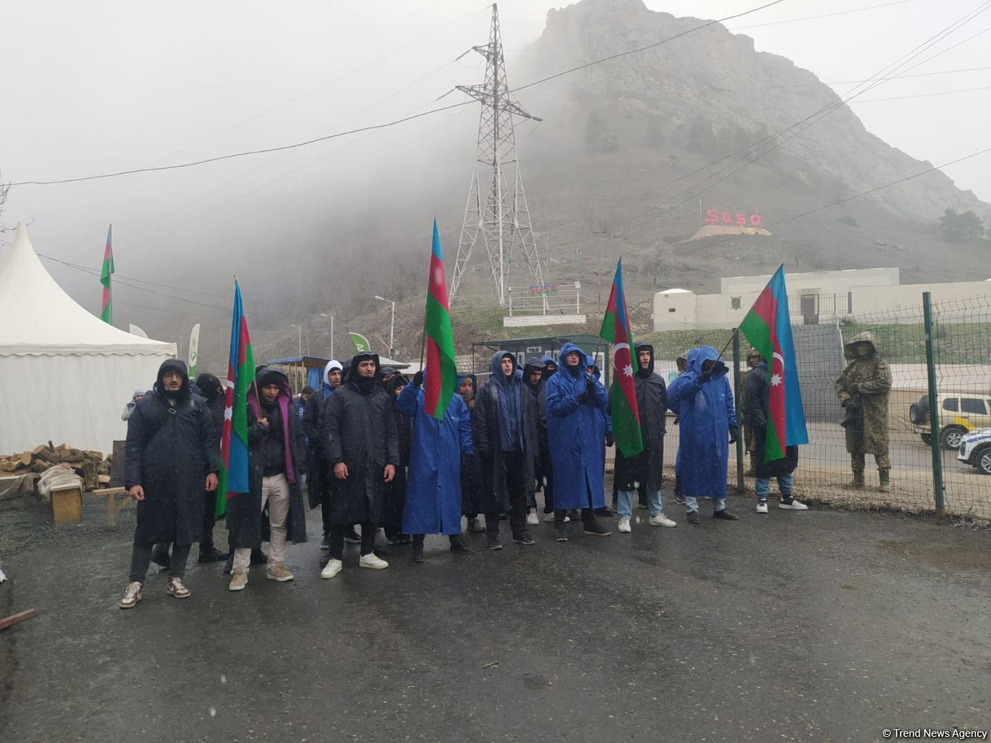 Sülhməramlılara aid maşın karvanı Laçın yolundan maneəsiz keçib (FOTO)