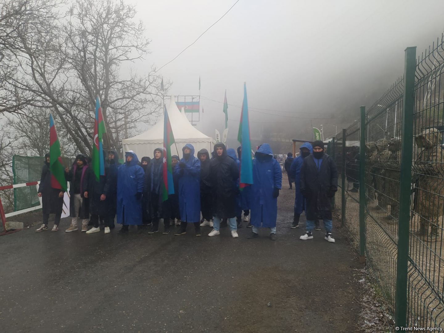 Sülhməramlılara aid maşın karvanı Laçın yolundan maneəsiz keçib (FOTO)