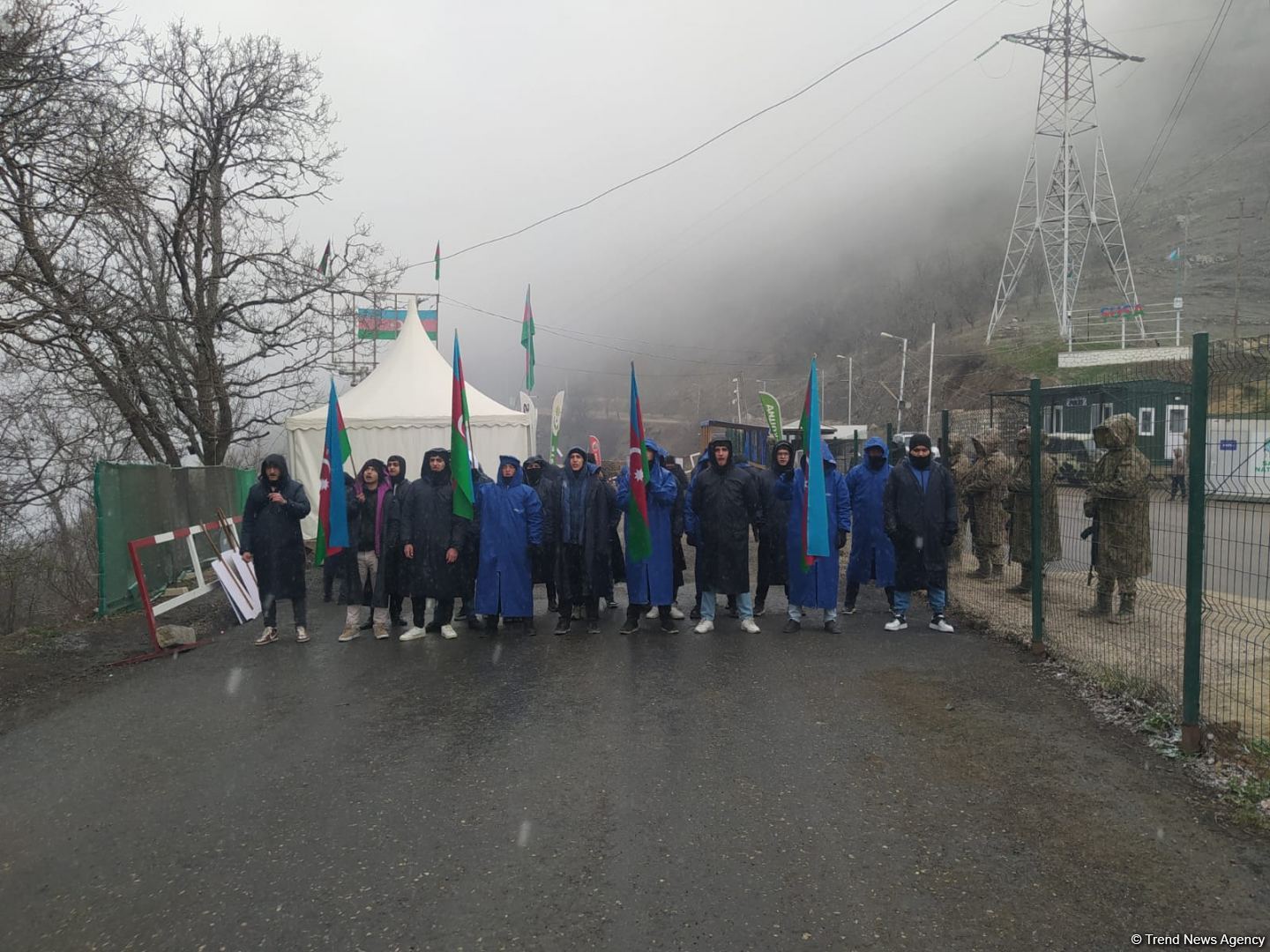 Sülhməramlılara aid maşın karvanı Laçın yolundan maneəsiz keçib (FOTO)