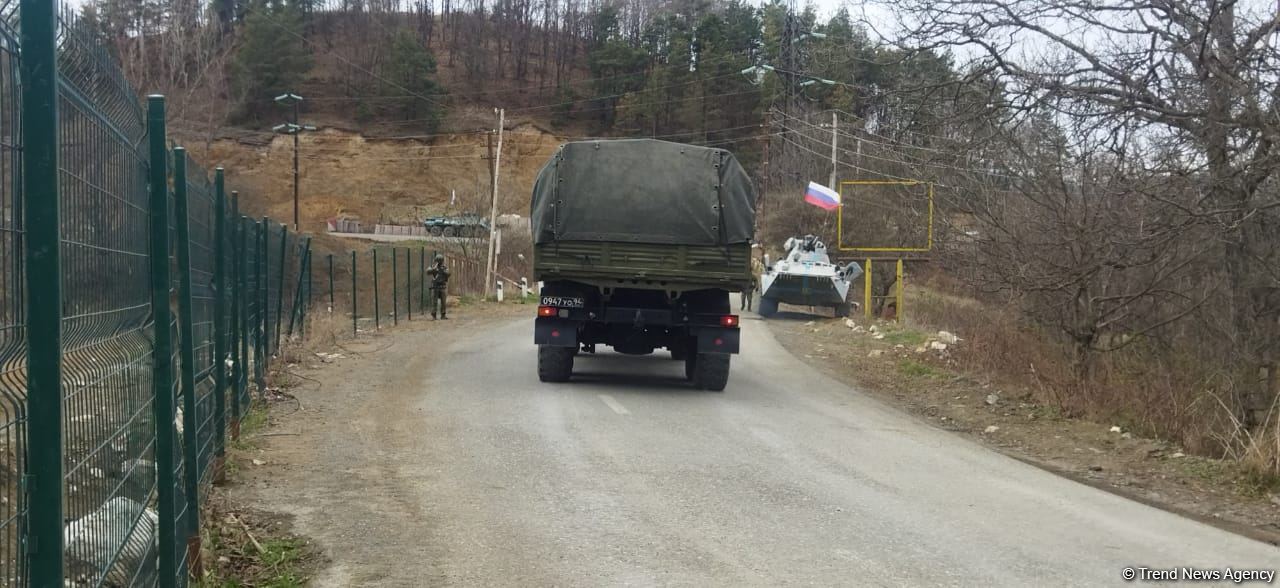 Sülhməramlılara aid iki yük avtomobili Laçın yolundan maneəsiz keçib (FOTO)