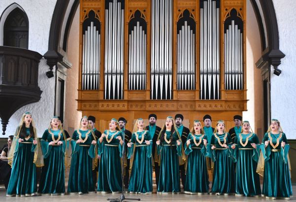 Filarmoniyanın abonement konsertləri davam edir (FOTO)
