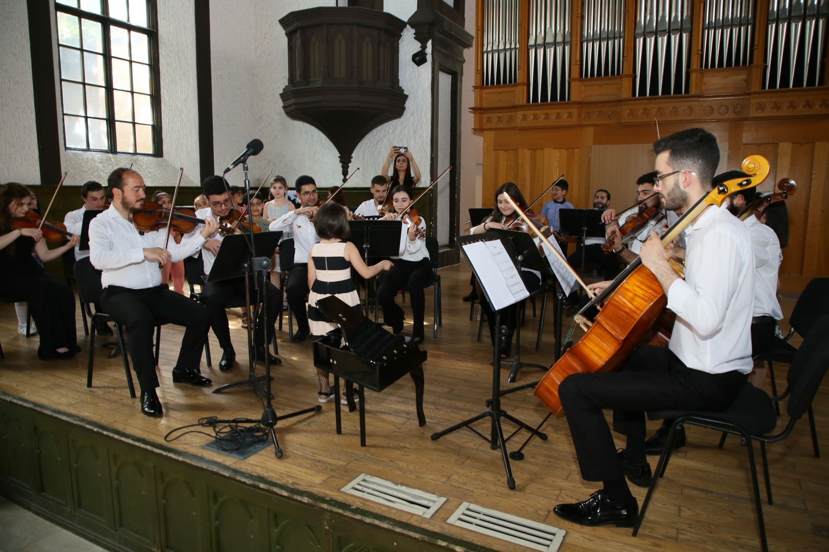 Filarmoniyanın abonement konsertləri davam edir (FOTO)