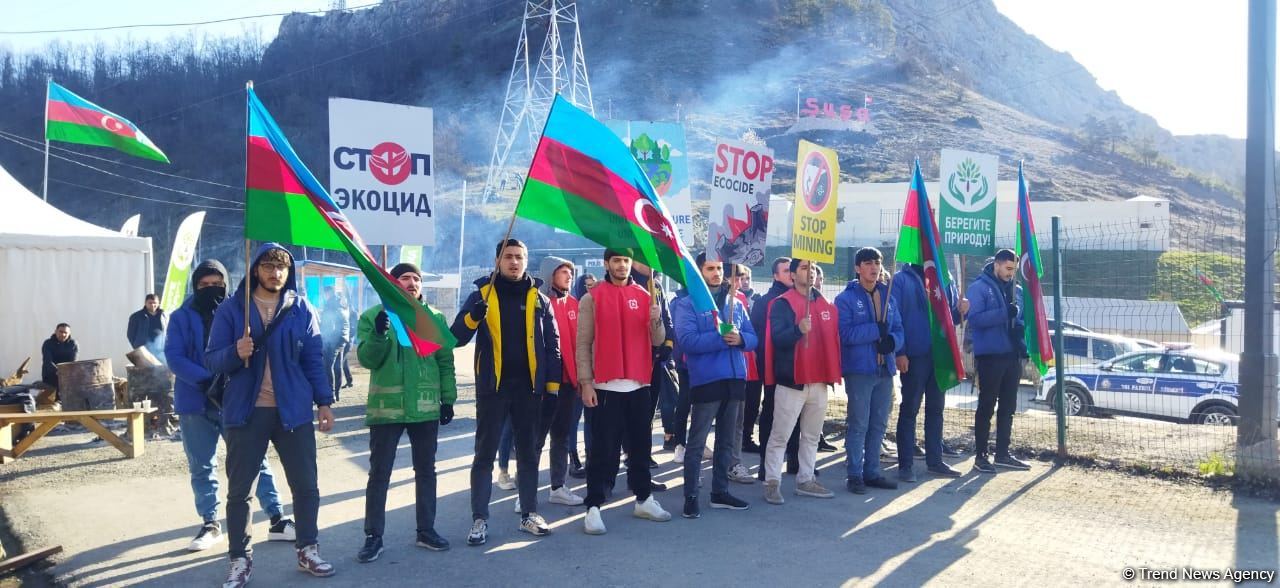 Laçın-Xankəndi yolundakı aksiya 113 gündür davam edir (FOTO)