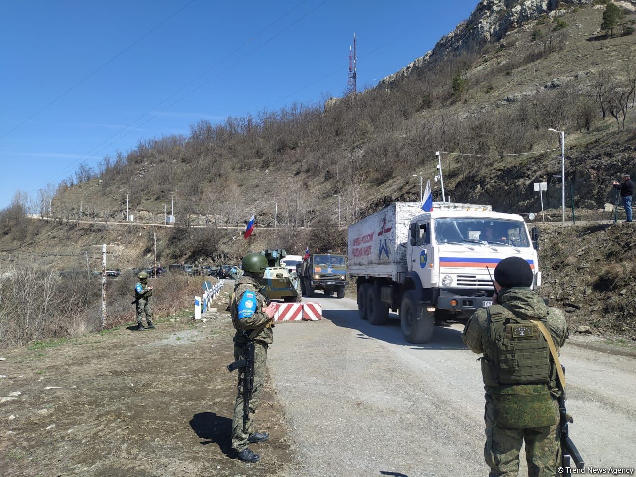 Sülhməramlılara aid 63 maşın Laçın yolundan maneəsiz keçib (FOTO)
