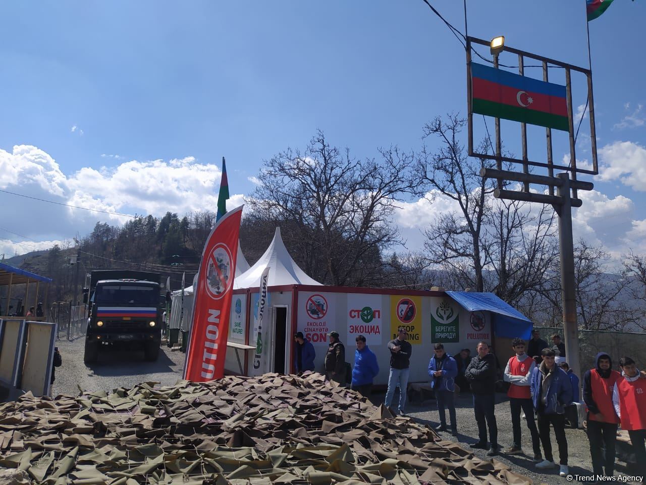 Sülhməramlılara aid 63 maşın Laçın yolundan maneəsiz keçib (FOTO)