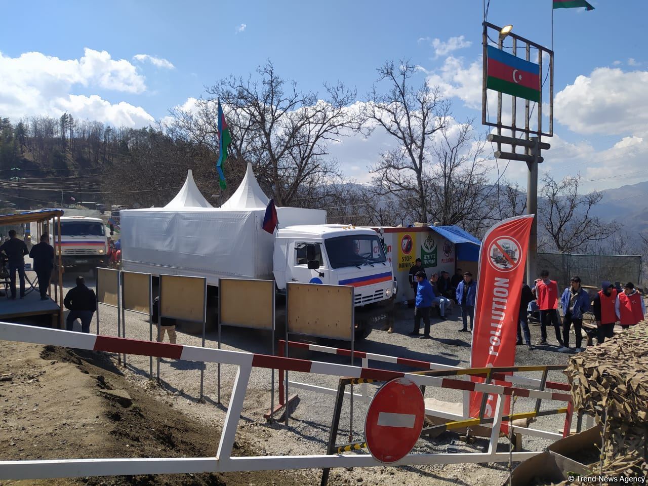 Sülhməramlılara aid 63 maşın Laçın yolundan maneəsiz keçib (FOTO)