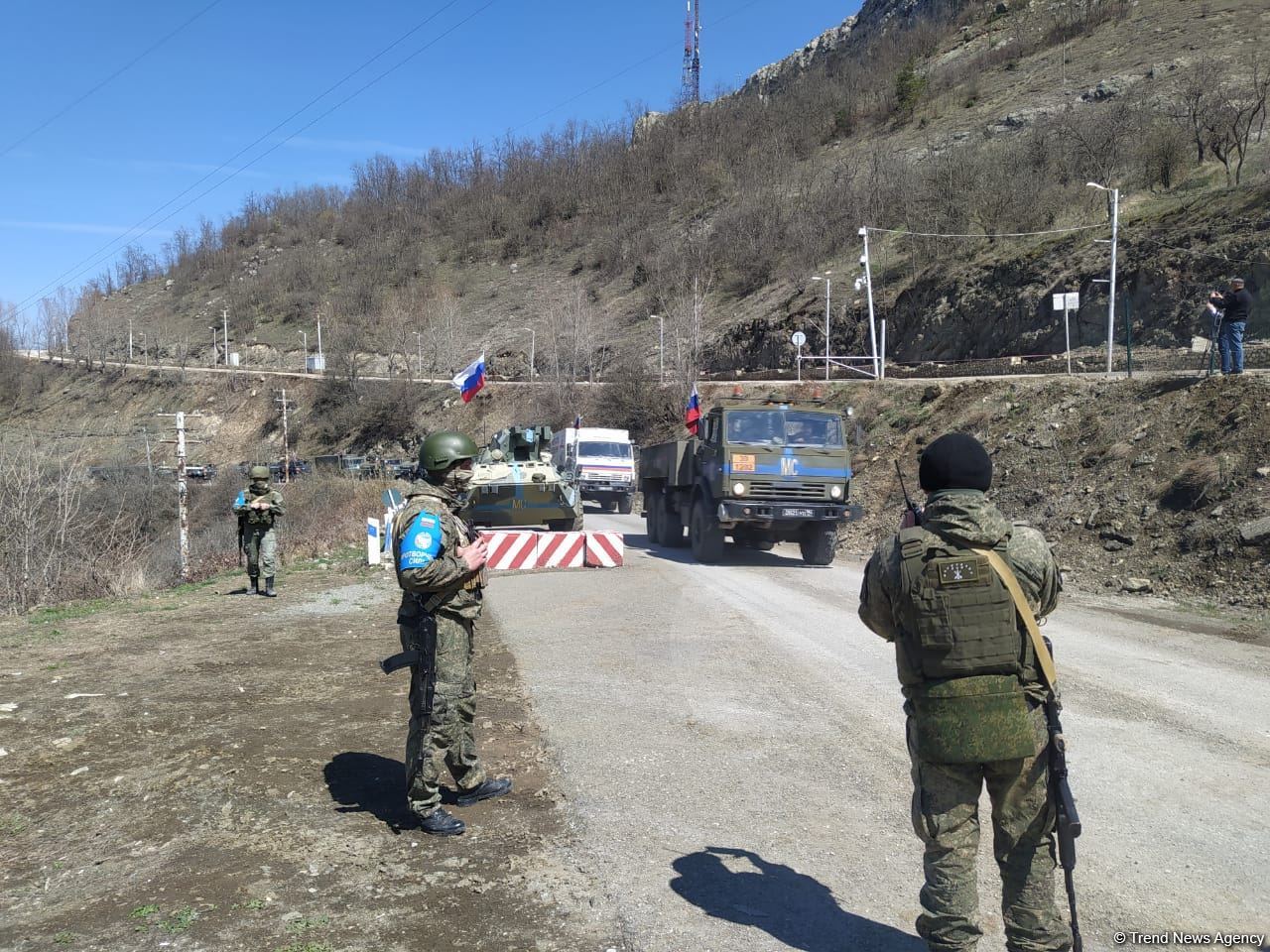 Sülhməramlılara aid 63 maşın Laçın yolundan maneəsiz keçib (FOTO)
