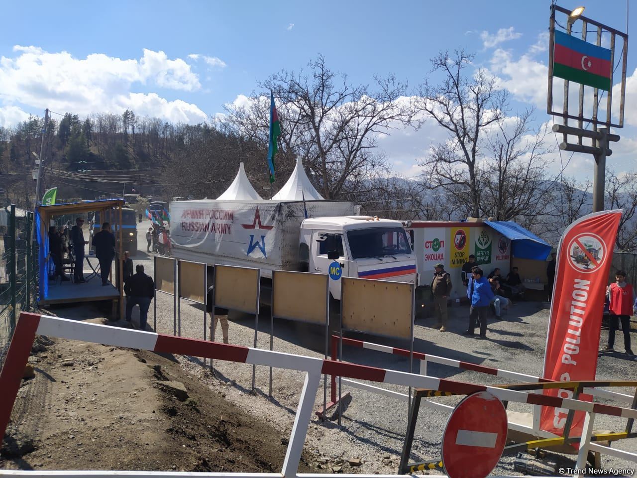 Sülhməramlılara aid 63 maşın Laçın yolundan maneəsiz keçib (FOTO)