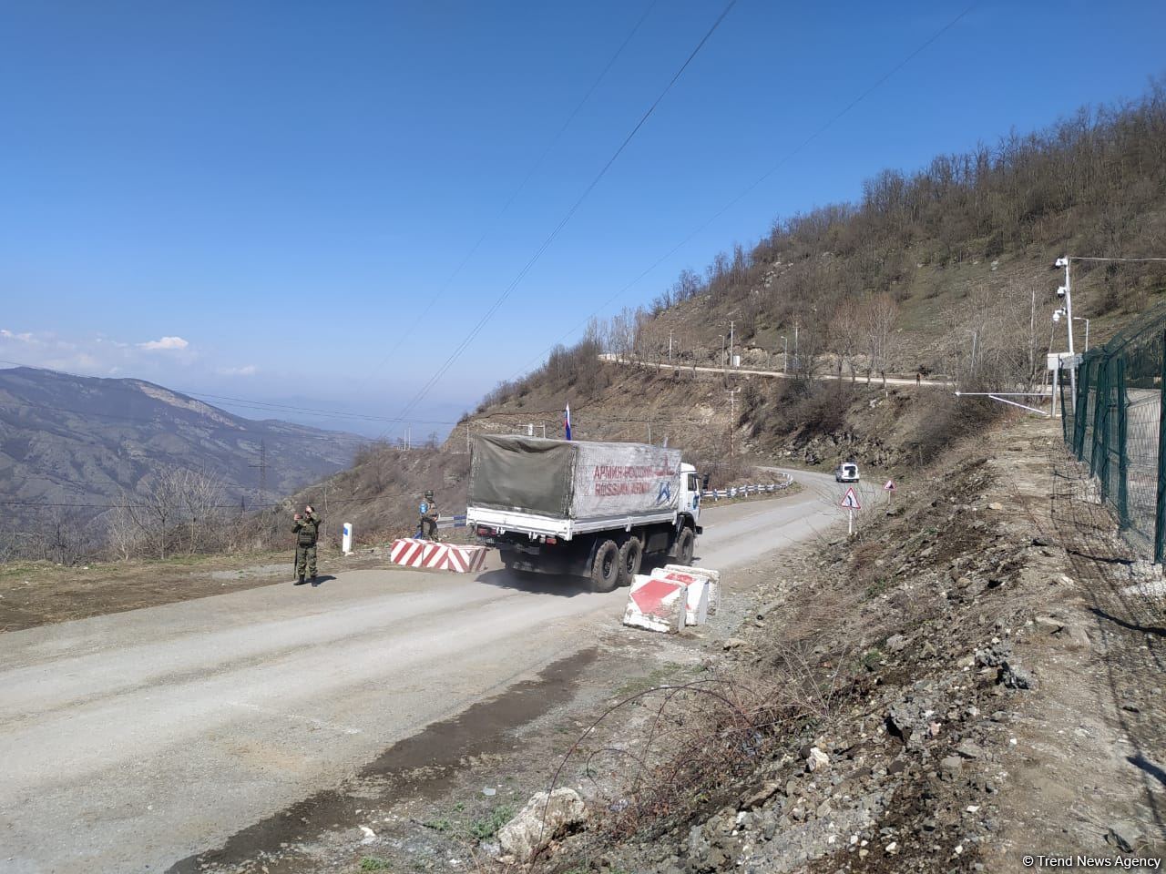 Sülhməramlılara aid 63 maşın Laçın yolundan maneəsiz keçib (FOTO)