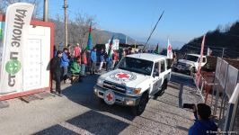BQXK-ya məxsus avtomobillər Laçın yolundan keçib (FOTO)