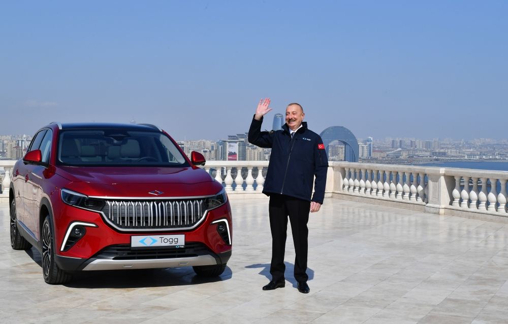 Türkiyənin ilk yerli elektromobili “Togg” Prezident İlham Əliyevə təqdim olunub (FOTO/VIDEO) (YENİLƏNİB)