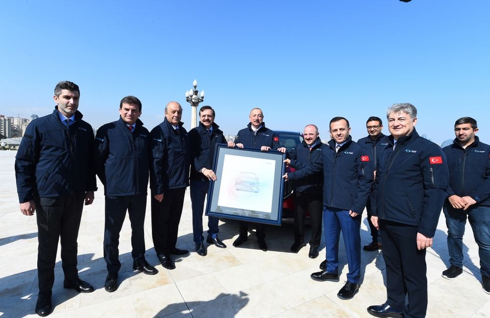 Türkiyənin ilk yerli elektromobili “Togg” Prezident İlham Əliyevə təqdim olunub (FOTO/VIDEO) (YENİLƏNİB)
