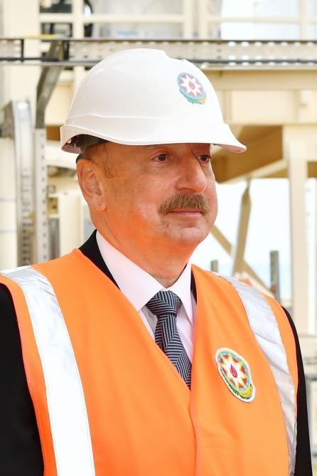 Prezident İlham Əliyev “Azəri-Mərkəzi-Şərqi” platformasının üst modullarının dənizə rəmzi yola salınması mərasimində iştirak edib (FOTO) (YENİLƏNİB)