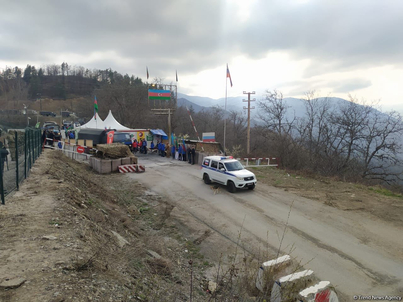 Sülhməramlılara aid 45 maşın Laçın yolundan maneəsiz keçib (FOTO)
