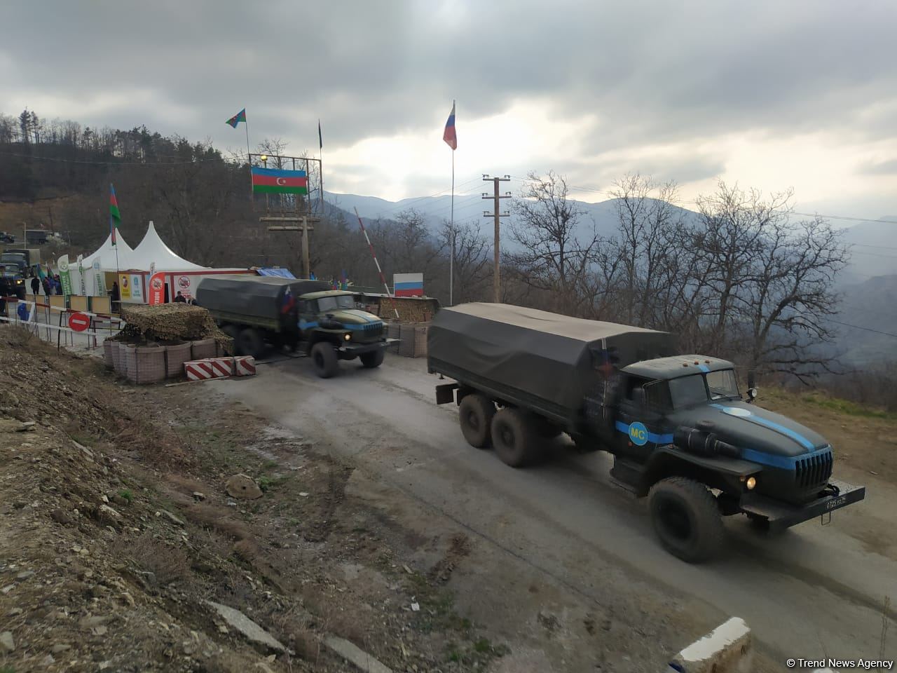 Sülhməramlılara aid 45 maşın Laçın yolundan maneəsiz keçib (FOTO)