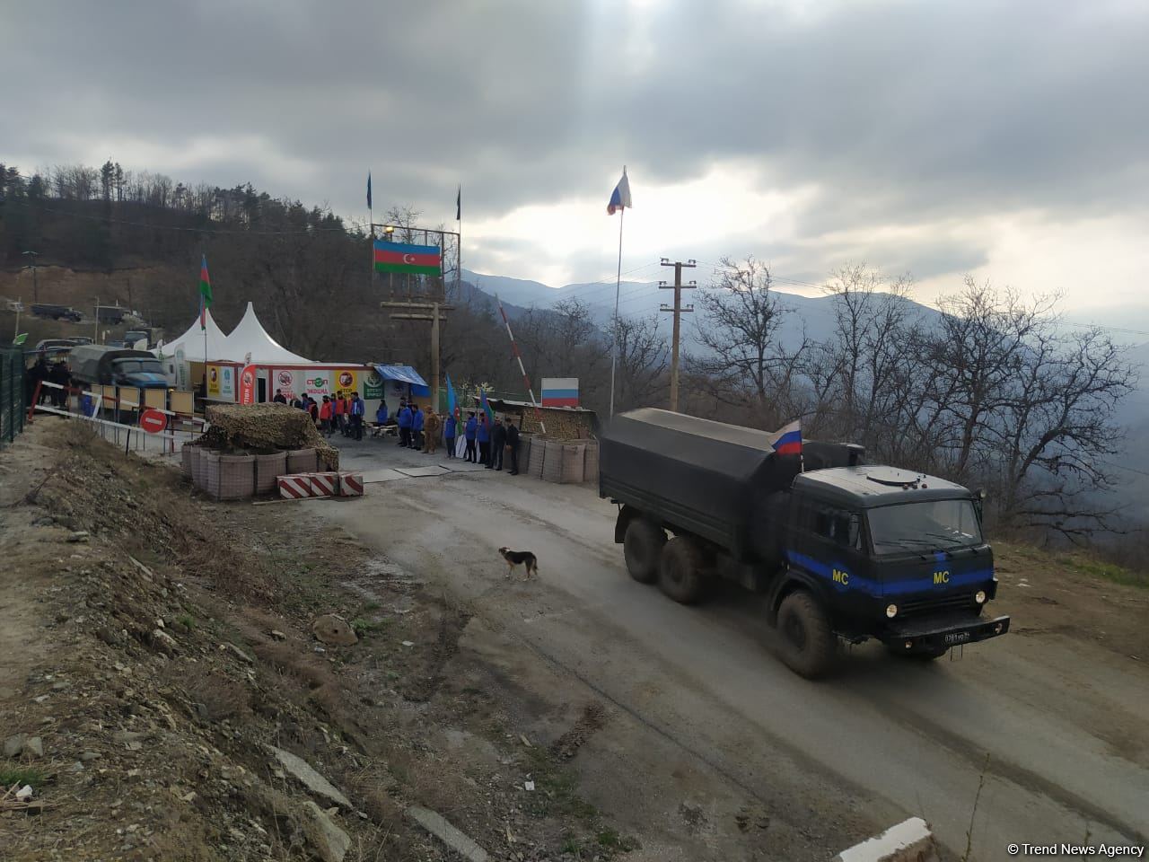 Sülhməramlılara aid 45 maşın Laçın yolundan maneəsiz keçib (FOTO)