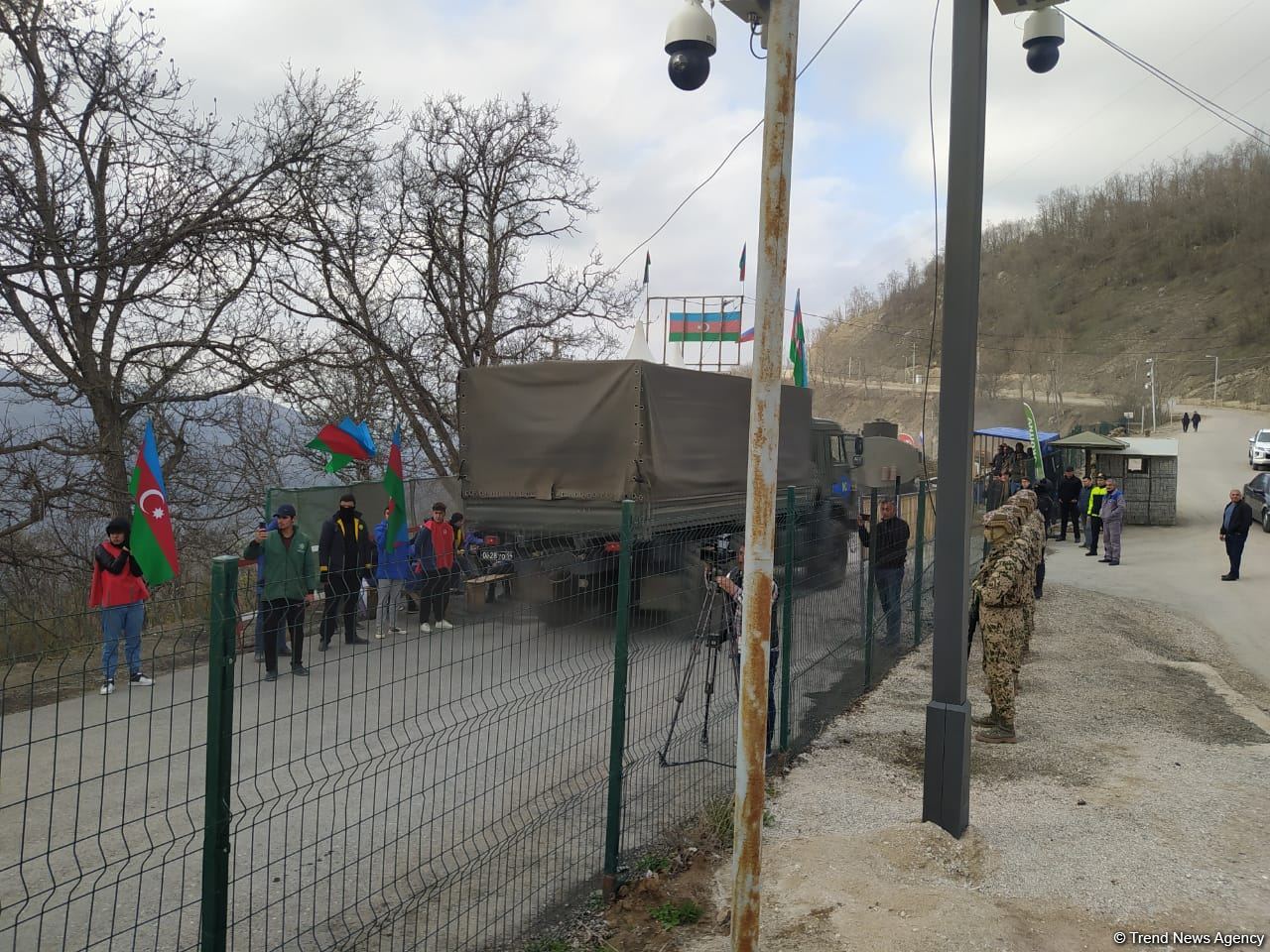 Sülhməramlılara aid 45 maşın Laçın yolundan maneəsiz keçib (FOTO)