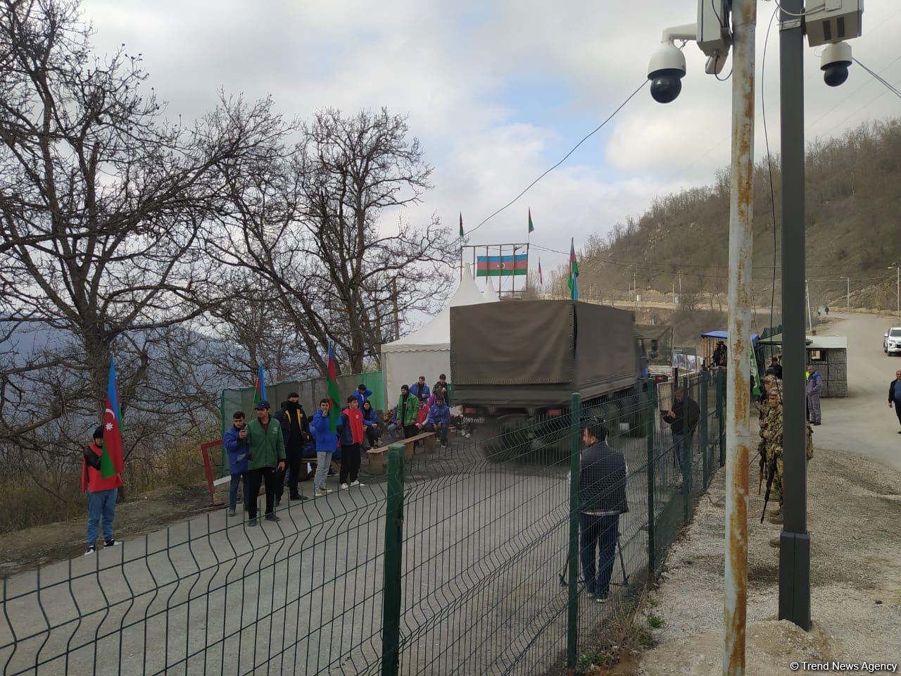 Sülhməramlılara aid 45 maşın Laçın yolundan maneəsiz keçib (FOTO)