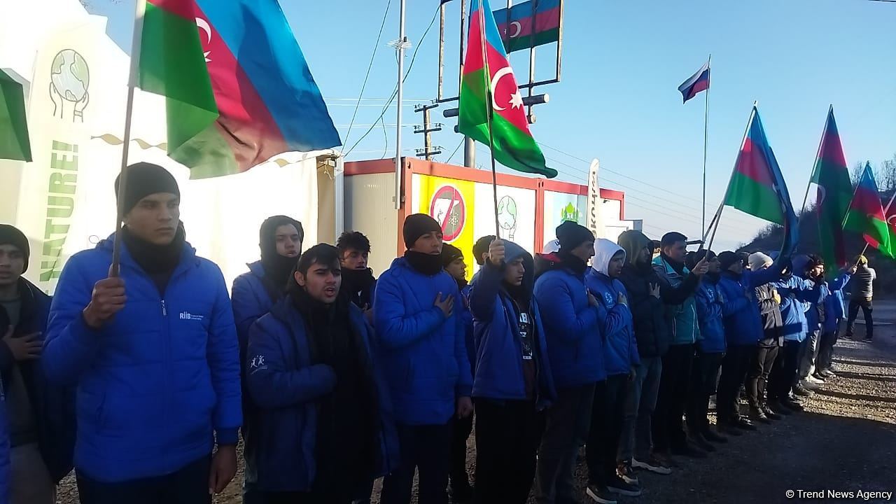 Laçın-Xankəndi yolundakı aksiya 114 gündür davam edir (FOTO)