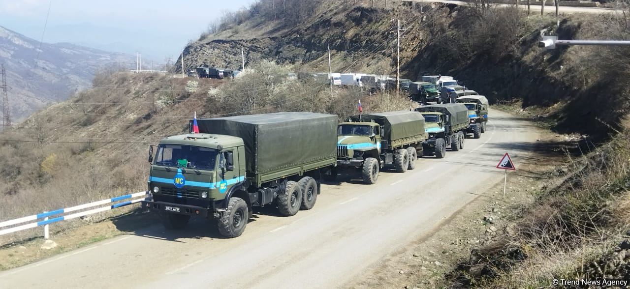 Sülhməramlılara aid 21 maşın Laçın yolundan maneəsiz keçib (FOTO)