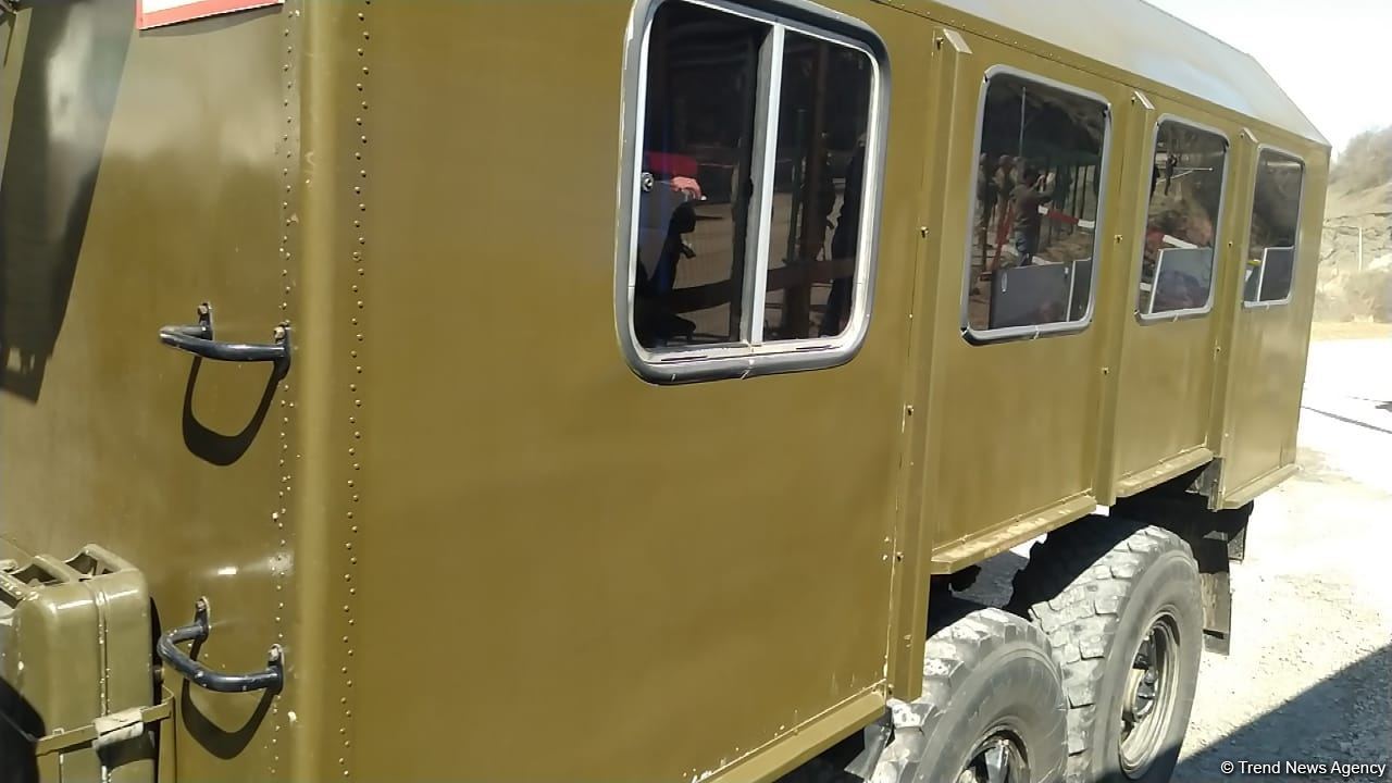 Erməni sakinlərin də olduğu avtomobillər Laçın yolundan maneəsiz keçib (FOTO)