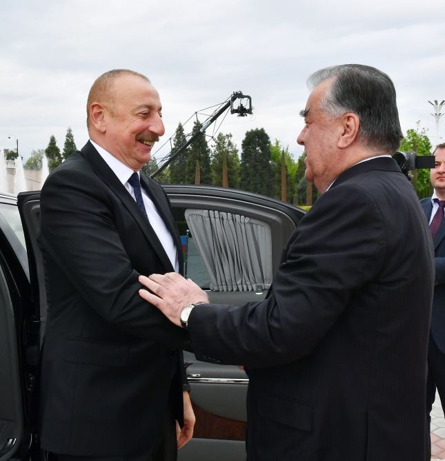 Azərbaycan Prezidenti İlham Əliyevin Düşənbədə rəsmi qarşılanma mərasimi olub (FOTO/VİDEO)