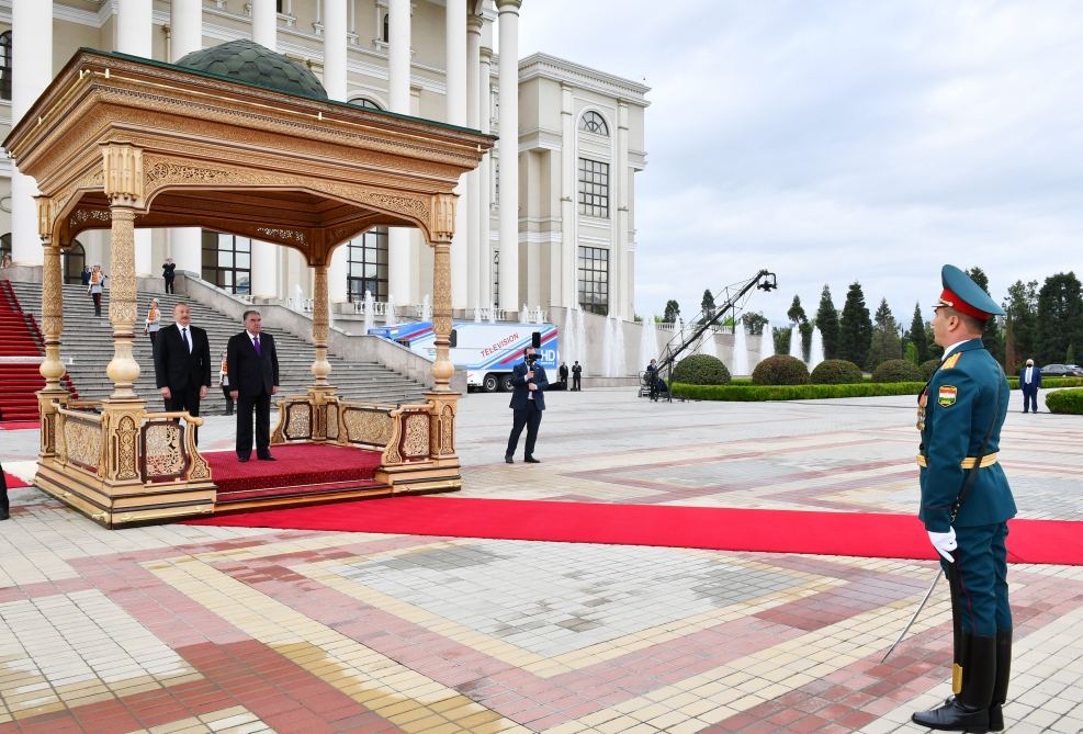 Azərbaycan Prezidenti İlham Əliyevin Düşənbədə rəsmi qarşılanma mərasimi olub (FOTO/VİDEO)