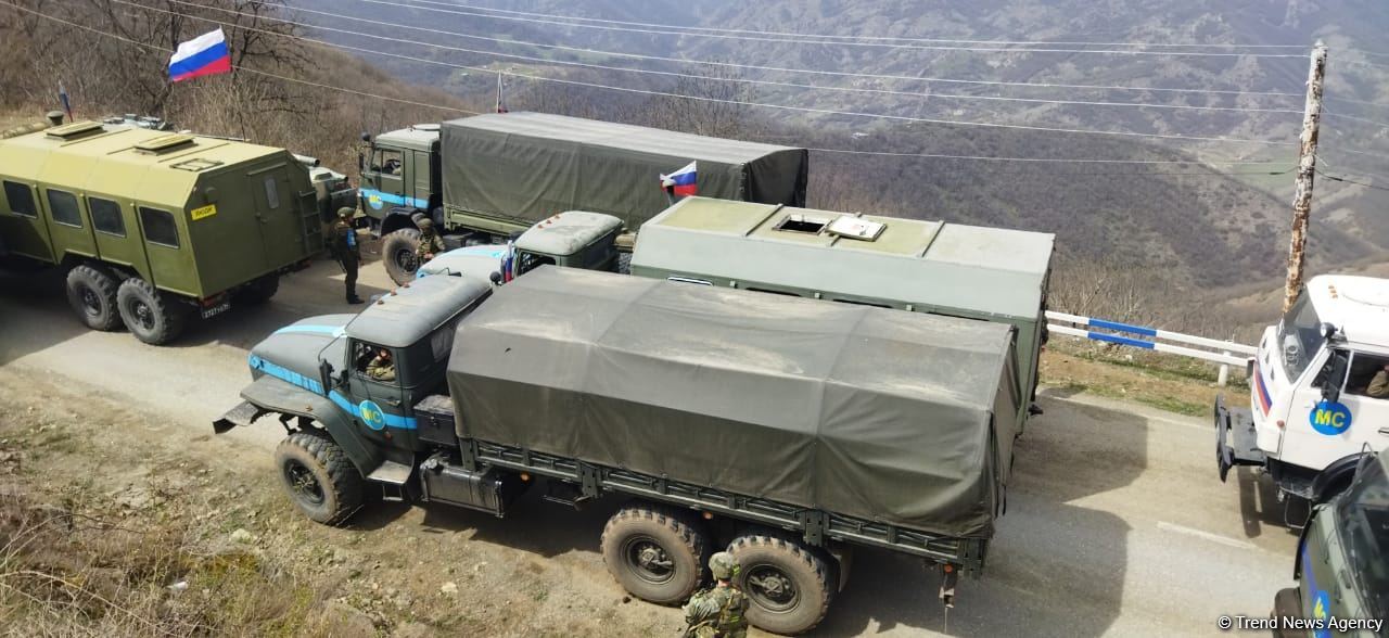 Erməni sakinlərin də olduğu avtomobillər Laçın yolundan maneəsiz keçib (FOTO)