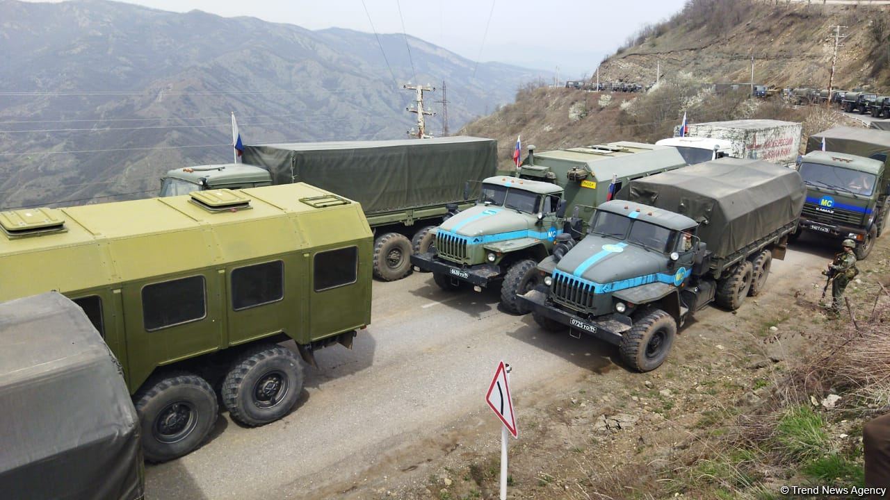 Erməni sakinlərin də olduğu avtomobillər Laçın yolundan maneəsiz keçib (FOTO)