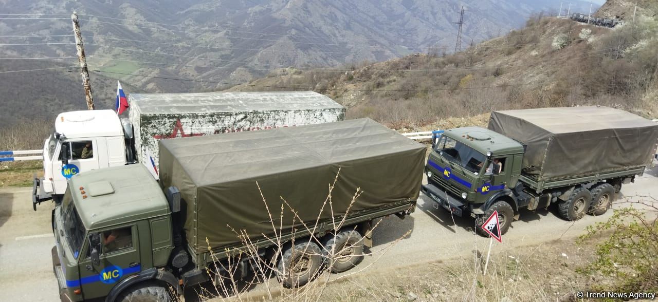 Erməni sakinlərin də olduğu avtomobillər Laçın yolundan maneəsiz keçib (FOTO)