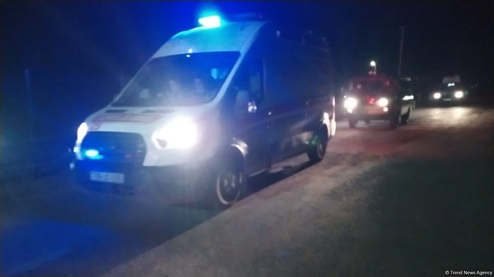 Azərbaycanlı həkimlər Xankəndi-Laçın yolunda Qarabağda yaşayan erməniyə yardım ediblər (FOTO/VİDEO)