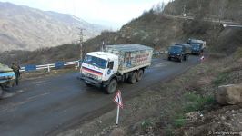 Sülhməramlılara aid yeddi avtomobil Laçın yolundan maneəsiz keçib (FOTO)