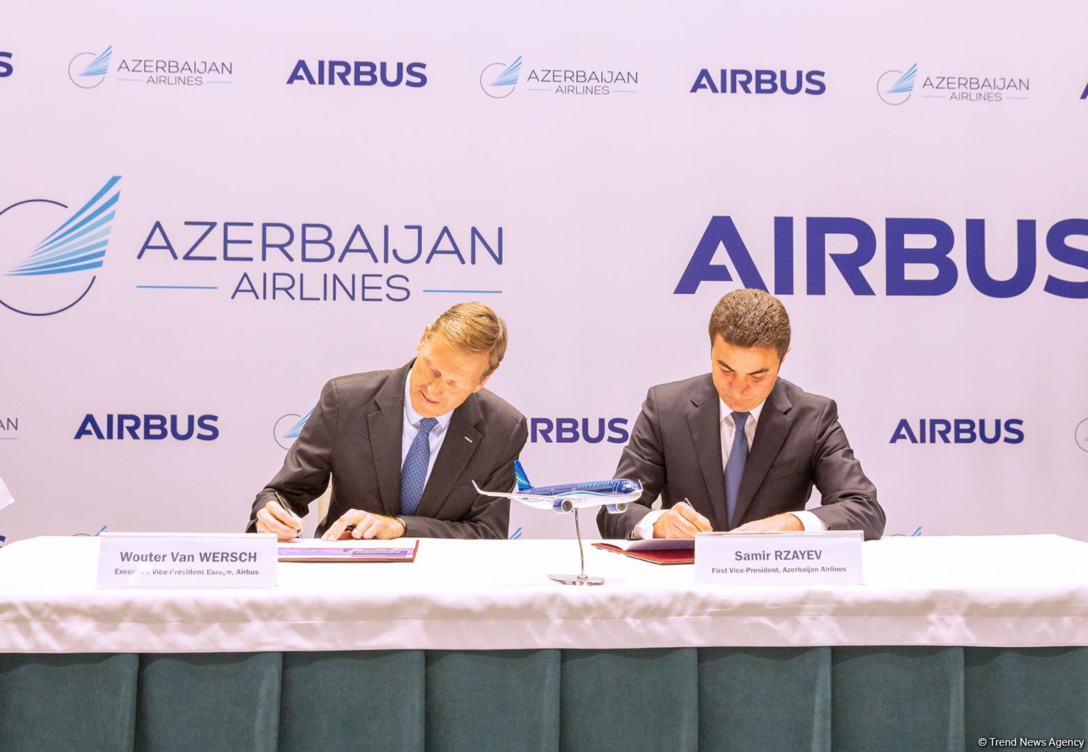 AZAL 12 “Airbus” təyyarəsi sifariş edib (FOTO)