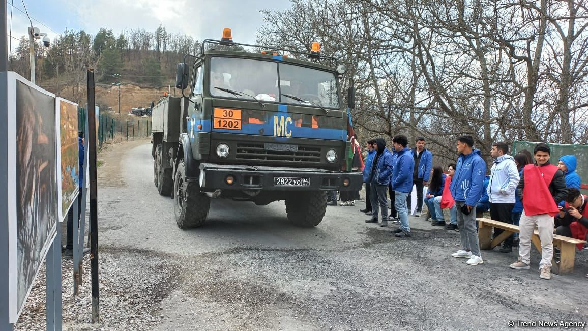 Sülhməramlılara aid 80 avtomobil Laçın yolundan maneəsiz keçib (FOTO)
