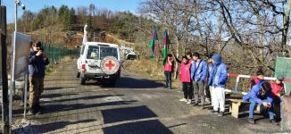 BQXK-ya məxsus avtomobillər Laçın yolundan keçib (FOTO)