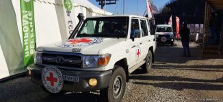 BQXK-ya məxsus avtomobillər Laçın yolundan keçib (FOTO)