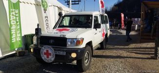 BQXK-ya məxsus avtomobillər Laçın yolundan keçib (FOTO)